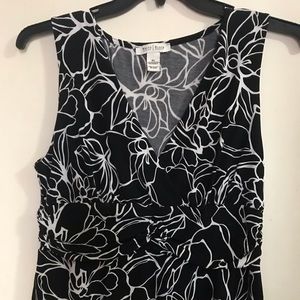 Sleeveless top. White House Black Market. XL